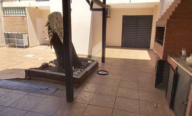 EN ALQUILER HERMOSA Y COMODA CASA 4 DORMITORIOS