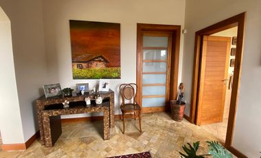 HERMOSA CASA DE UNA SOLA PLANTA DE VENTA EN NAYÓN TANDA!