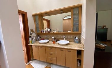 HERMOSA CASA DE UNA SOLA PLANTA DE VENTA EN NAYÓN TANDA!