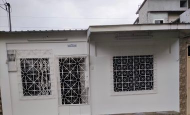 Venta casa de 3 dormitorios en Orquídeas.(JP)