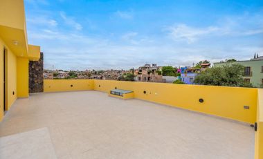 Casa Sol, Lista para estrenar