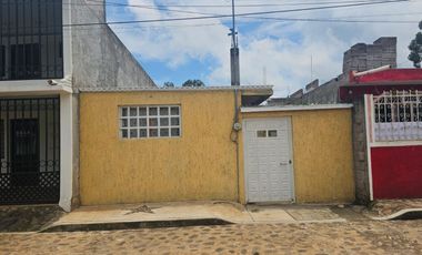 PEQUEÑA CASA EN OBRA NEGRA UBICADA EN ATOTONILCO  CALLE LAS FLORES