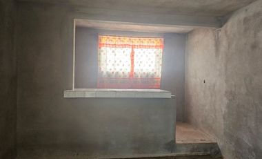 PEQUEÑA CASA EN OBRA NEGRA UBICADA EN ATOTONILCO  CALLE LAS FLORES