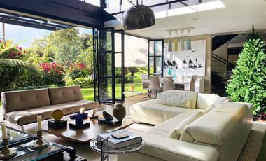 Casa amoblada en arriendo en Alto de Palmas, Envigado