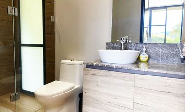 Casa amoblada en arriendo en Alto de Palmas, Envigado