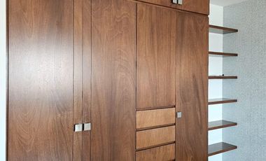 DEPARTAMENTO EN VENTA UBICADO EN ZAVALETA, CERCA DE ANGELOPOLIS DE 3 RECAMARAS CON BAÑO CADA UNA Y CUARTO DE SERVICIO