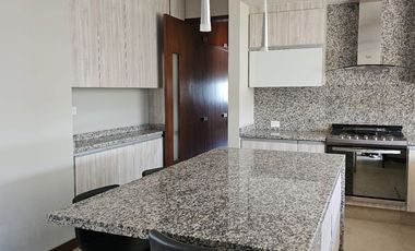 DEPARTAMENTO EN VENTA UBICADO EN ZAVALETA, CERCA DE ANGELOPOLIS DE 3 RECAMARAS CON BAÑO CADA UNA Y CUARTO DE SERVICIO