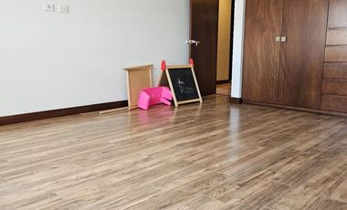 DEPARTAMENTO EN VENTA UBICADO EN ZAVALETA, CERCA DE ANGELOPOLIS DE 3 RECAMARAS CON BAÑO CADA UNA Y CUARTO DE SERVICIO