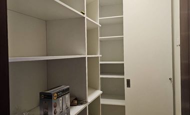 DEPARTAMENTO EN VENTA UBICADO EN ZAVALETA, CERCA DE ANGELOPOLIS DE 3 RECAMARAS CON BAÑO CADA UNA Y CUARTO DE SERVICIO