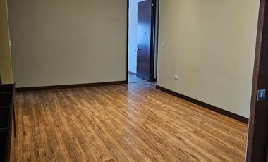 DEPARTAMENTO EN VENTA UBICADO EN ZAVALETA, CERCA DE ANGELOPOLIS DE 3 RECAMARAS CON BAÑO CADA UNA Y CUARTO DE SERVICIO