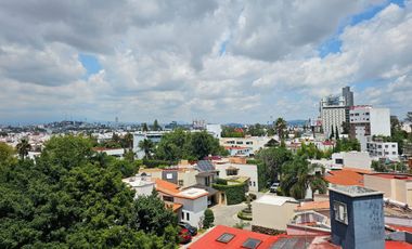 DEPARTAMENTO EN VENTA UBICADO EN ZAVALETA, CERCA DE ANGELOPOLIS DE 3 RECAMARAS CON BAÑO CADA UNA Y CUARTO DE SERVICIO