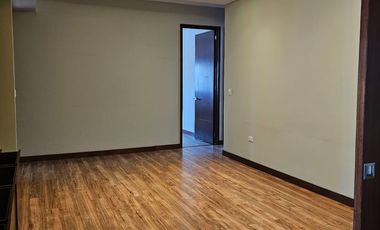DEPARTAMENTO EN VENTA UBICADO EN ZAVALETA, CERCA DE ANGELOPOLIS DE 3 RECAMARAS CON BAÑO CADA UNA Y CUARTO DE SERVICIO