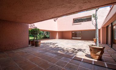 EXTRAORDINARIA CASA EN RENTA.