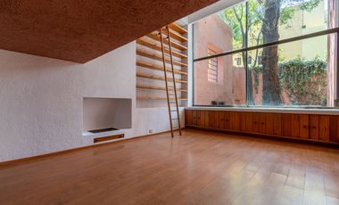 EXTRAORDINARIA CASA EN RENTA.