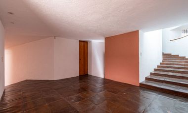 EXTRAORDINARIA CASA EN RENTA.