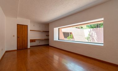 EXTRAORDINARIA CASA EN RENTA.