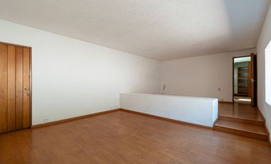 EXTRAORDINARIA CASA EN RENTA.