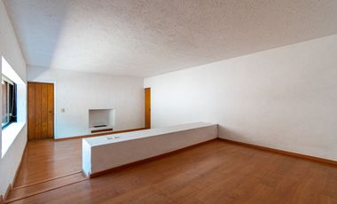 EXTRAORDINARIA CASA EN RENTA.