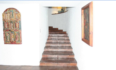 EXTRAORDINARIA CASA EN RENTA.