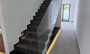 Casa en Venta en Lomas de Angelópolis, San Andrés Cholula - 3 Recámaras, 3.5 Baños, Roof Garden