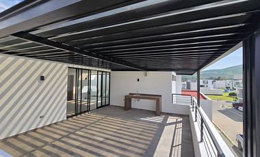 Casa en Venta en Lomas de Angelópolis, San Andrés Cholula - 3 Recámaras, 3.5 Baños, Roof Garden