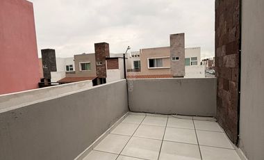 Casa en Renta – Real San Jacinto, Salamanca