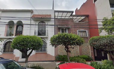 COL CONDESA CDMX Hermosa Y Amplia CASA, Excelente ubicación A UNOS MINUTOS DE REFORMA, POLANCO, CHAPULTEPEC, plazas comerciales de lujo, escuelas, cen