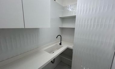 Oficina En Venta En Conquistadores Unidad Cerrada