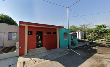 CASA EN VENTA EN LA COLONIA LOS LLANOS DE SAN JOSE EN TICOMAN, COLIMA - SF