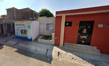 CASA EN VENTA EN LA COLONIA LOS LLANOS DE SAN JOSE EN TICOMAN, COLIMA - SF