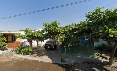 CASA EN VENTA EN LA COLONIA LOS LLANOS DE SAN JOSE EN TICOMAN, COLIMA - SF