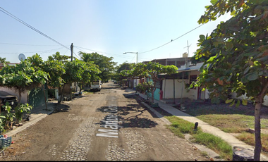 CASA EN VENTA EN LA COLONIA LOS LLANOS DE SAN JOSE EN TICOMAN, COLIMA - SF
