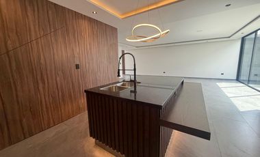 Hermosa casa en venta, Lomas Angelopolis a un paso de la nueva zona comercial
