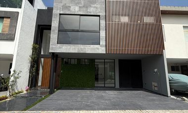 Hermosa casa en venta, Lomas Angelopolis a un paso de la nueva zona comercial