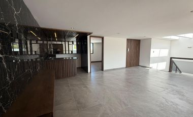 Hermosa casa en venta, Lomas Angelopolis a un paso de la nueva zona comercial