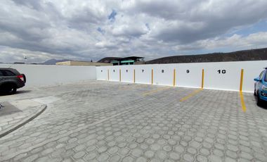 🏠 VENDO CASA TRES PLANTAS. (San Antonio – Mitad del Mundo)