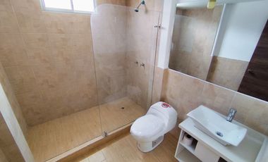 🏠 VENDO CASA TRES PLANTAS. (San Antonio – Mitad del Mundo)