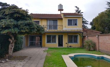 NUEVO VALOR Espectacular casa con lote y piscina