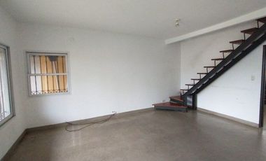 NUEVO VALOR Espectacular casa con lote y piscina