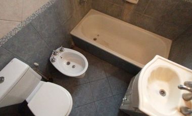 NUEVO VALOR Espectacular casa con lote y piscina