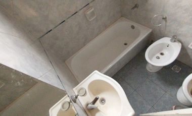 NUEVO VALOR Espectacular casa con lote y piscina