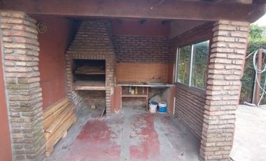 NUEVO VALOR Espectacular casa con lote y piscina