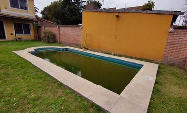 NUEVO VALOR Espectacular casa con lote y piscina