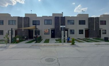 Casa NUEVA en renta EQUIPADA y Amueblada Hacienda Viñedos 2, Zona Puerto Interior, León,  Gto. clúster privado