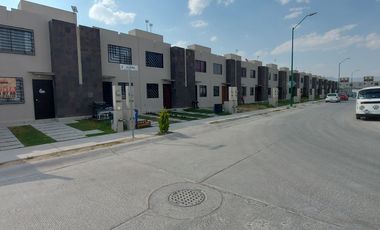 Casa NUEVA en renta EQUIPADA y Amueblada Hacienda Viñedos 2, Zona Puerto Interior, León,  Gto. clúster privado