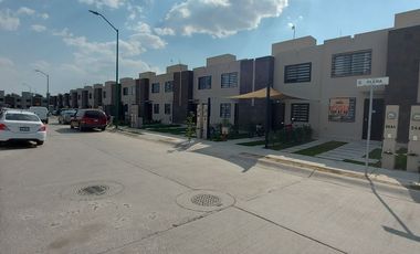 Casa NUEVA en renta EQUIPADA y Amueblada Hacienda Viñedos 2, Zona Puerto Interior, León,  Gto. clúster privado