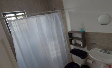 Casa NUEVA en renta EQUIPADA y Amueblada Hacienda Viñedos 2, Zona Puerto Interior, León,  Gto. clúster privado