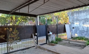 CASA CON LOTE, BUENA UBICACION.