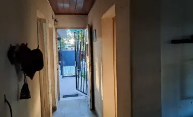 CASA CON LOTE, BUENA UBICACION.