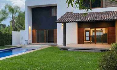 Moderna casa Nueva en el Fraccionamiento Campo Alegre